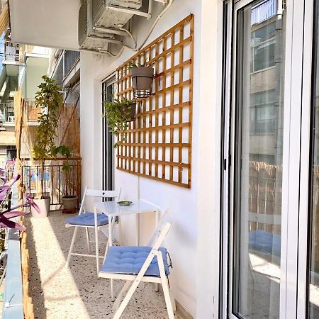 Dafni'S Home Is In 200M To Metro Ag Ioanis Athens Exterior photo