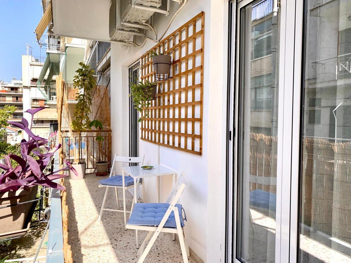 Dafni'S Home Is In 200M To Metro Ag Ioanis Athens Exterior photo