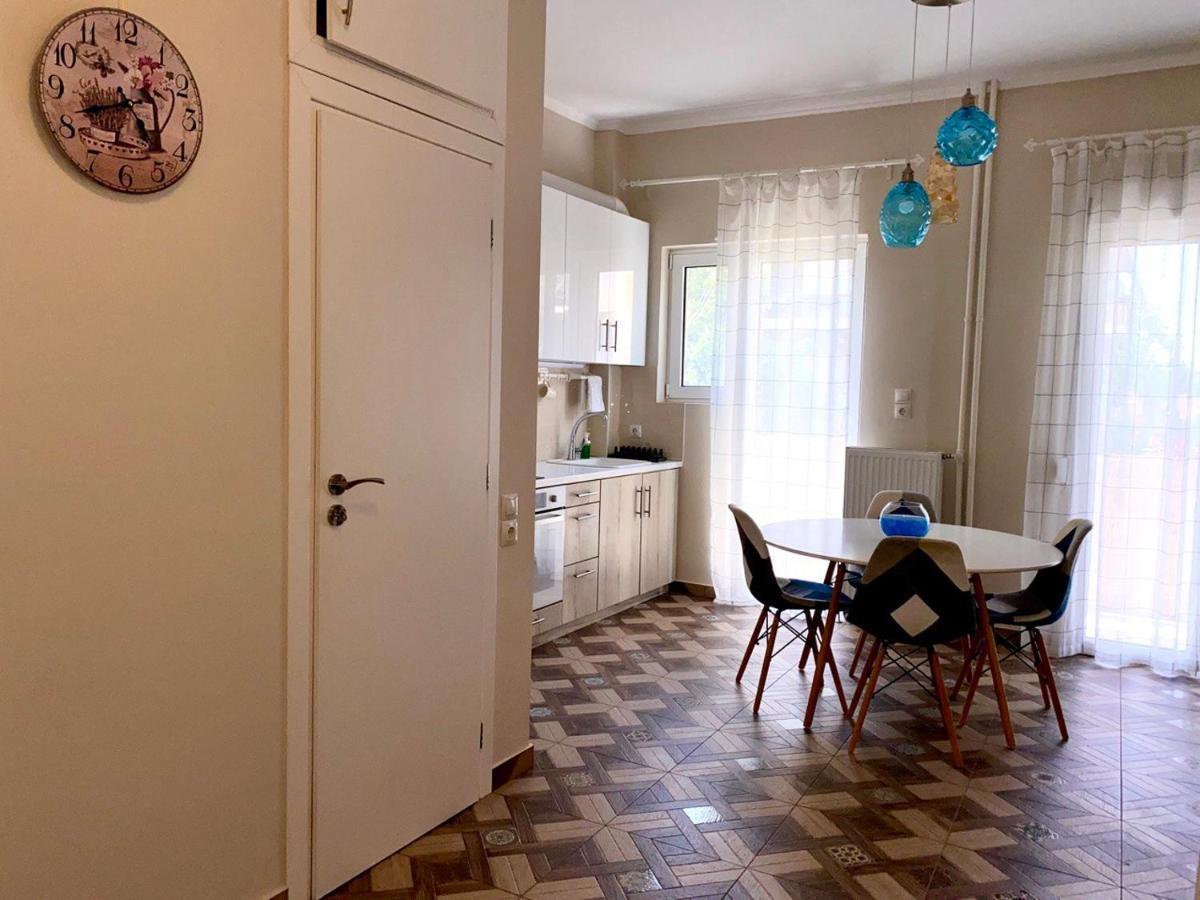 Dafni'S Home Is In 200M To Metro Ag Ioanis Athens Exterior photo