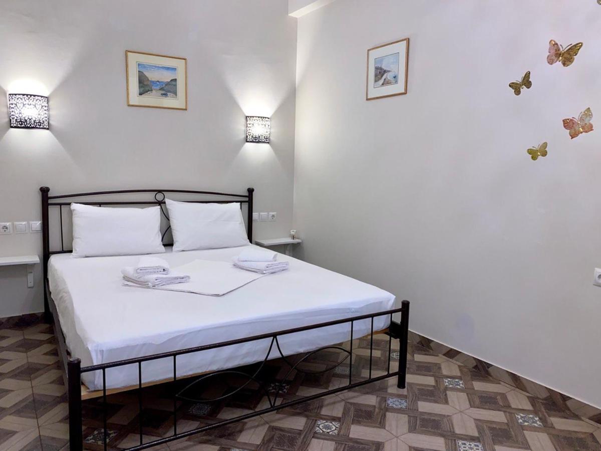 Dafni'S Home Is In 200M To Metro Ag Ioanis Athens Exterior photo